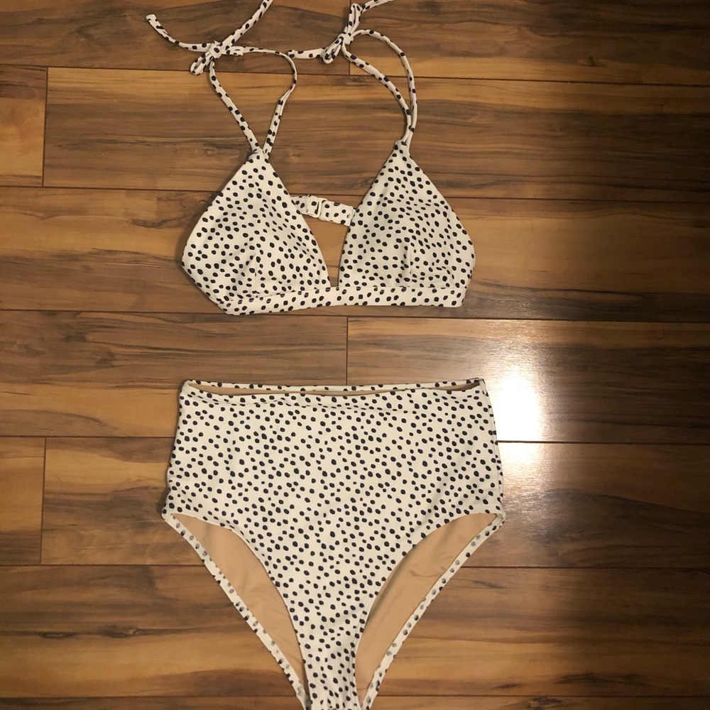 Old navy swimsuit